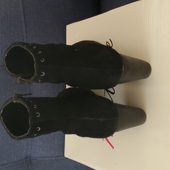 Booties - Picture 4 of 5